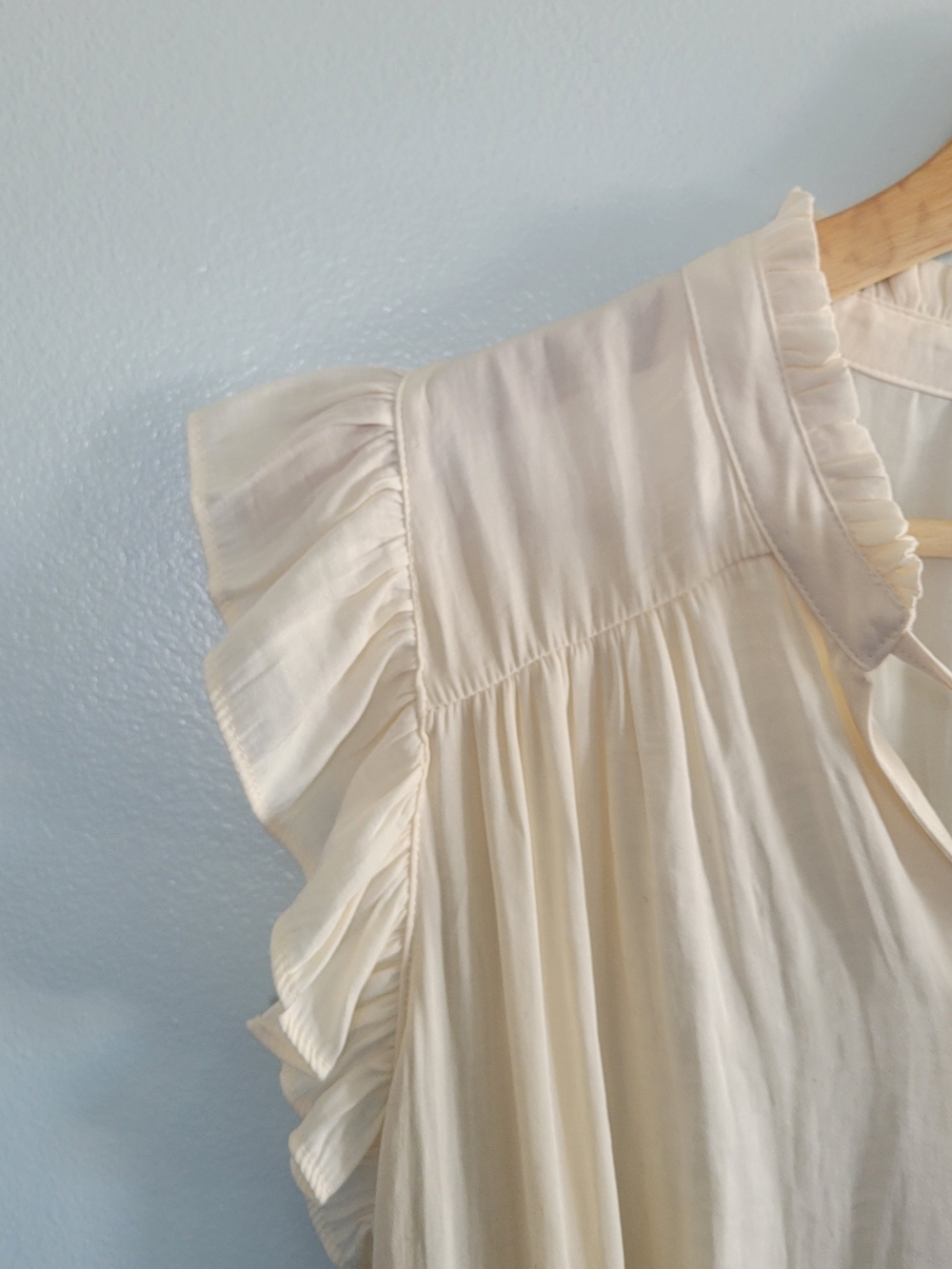 🎈SALE🎈EUC RACHEL Rachel Roy Tie-Neck Ruffle Sleeve Blouse Ivory SZ M Feminine - Picture 4 of 10